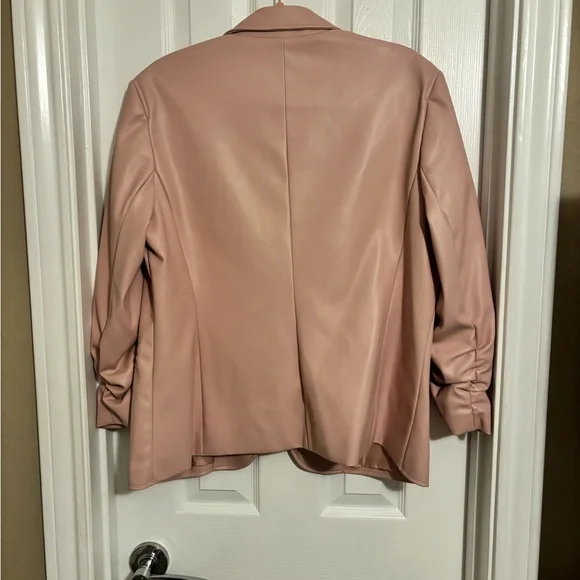 Bar III Women's Blush Pink Blazer - Picture 2 of 5